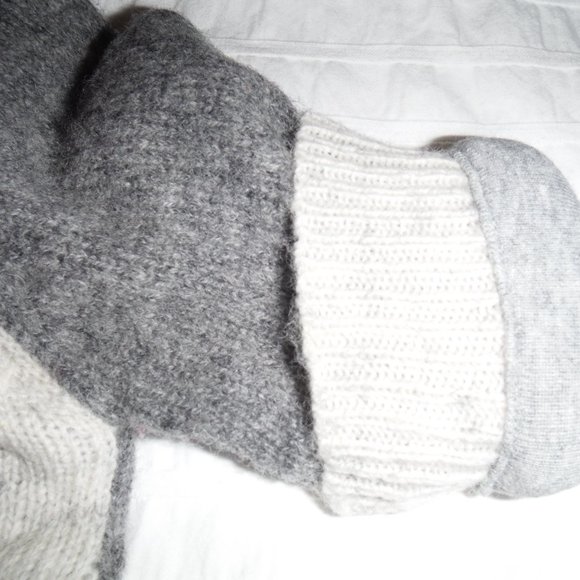 ✅3/40$ BABY GAP wool sweater - Picture 4 of 5